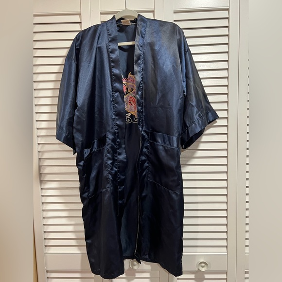 Vintage Embroidered Poly Robe - Picture 6 of 6